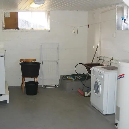 Feriehus In With Kitchen Sirevåg